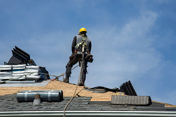 Professional Emergency Roof Repair technician working in Menlo Park, CA
